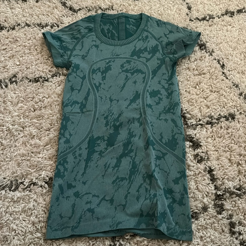 Lululemon shirt